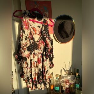 DH2 Cut out Shoulder Butterfly Top